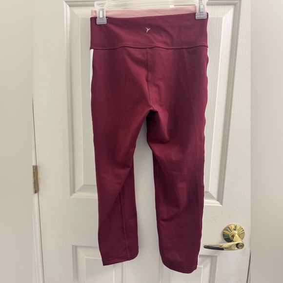 Old Navy Active Go Dry Burgundy and White crop Leggings - Picture 3 of 4